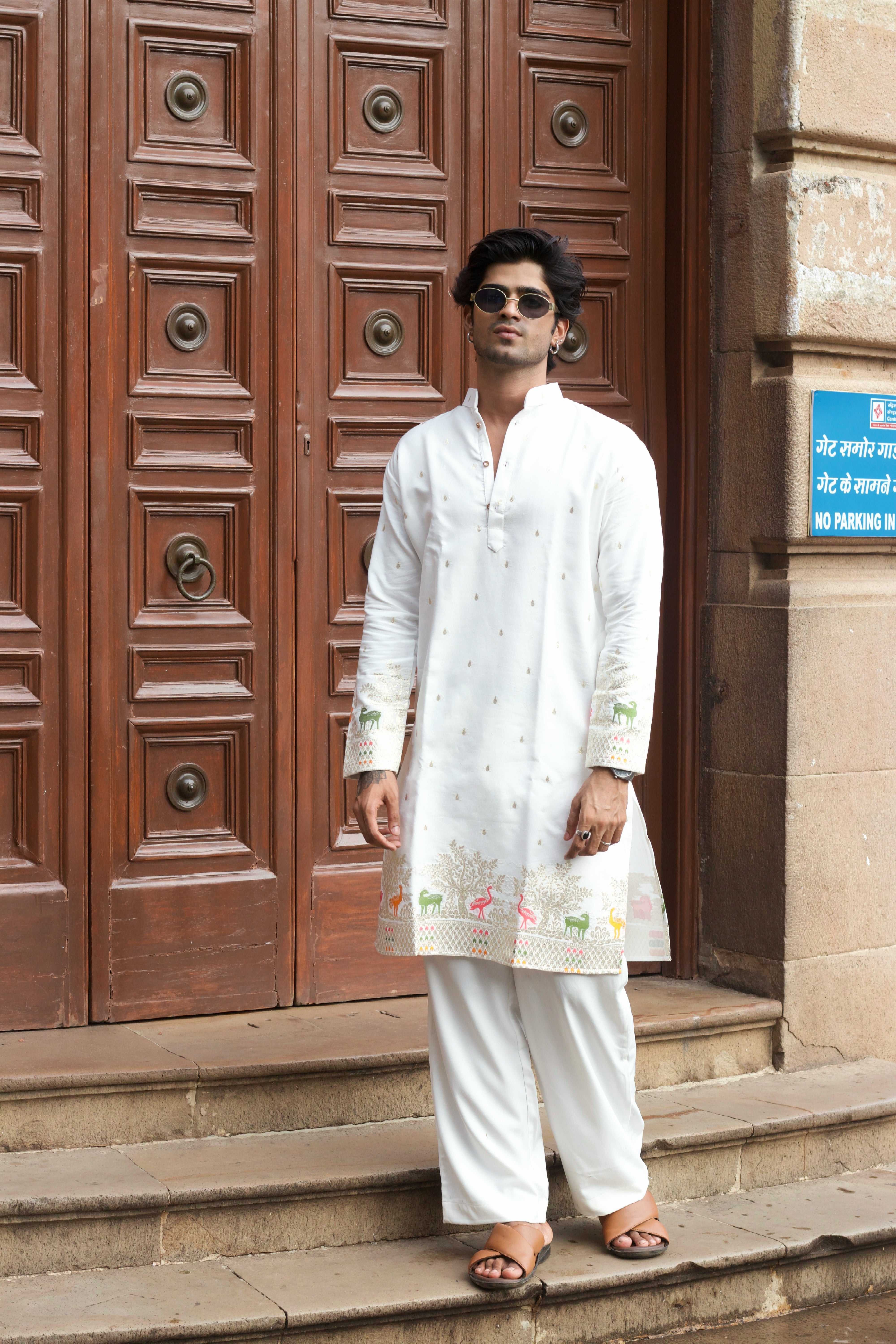 WHITE VANTARA PATTERN JACQUARD DESIGNER KURTA