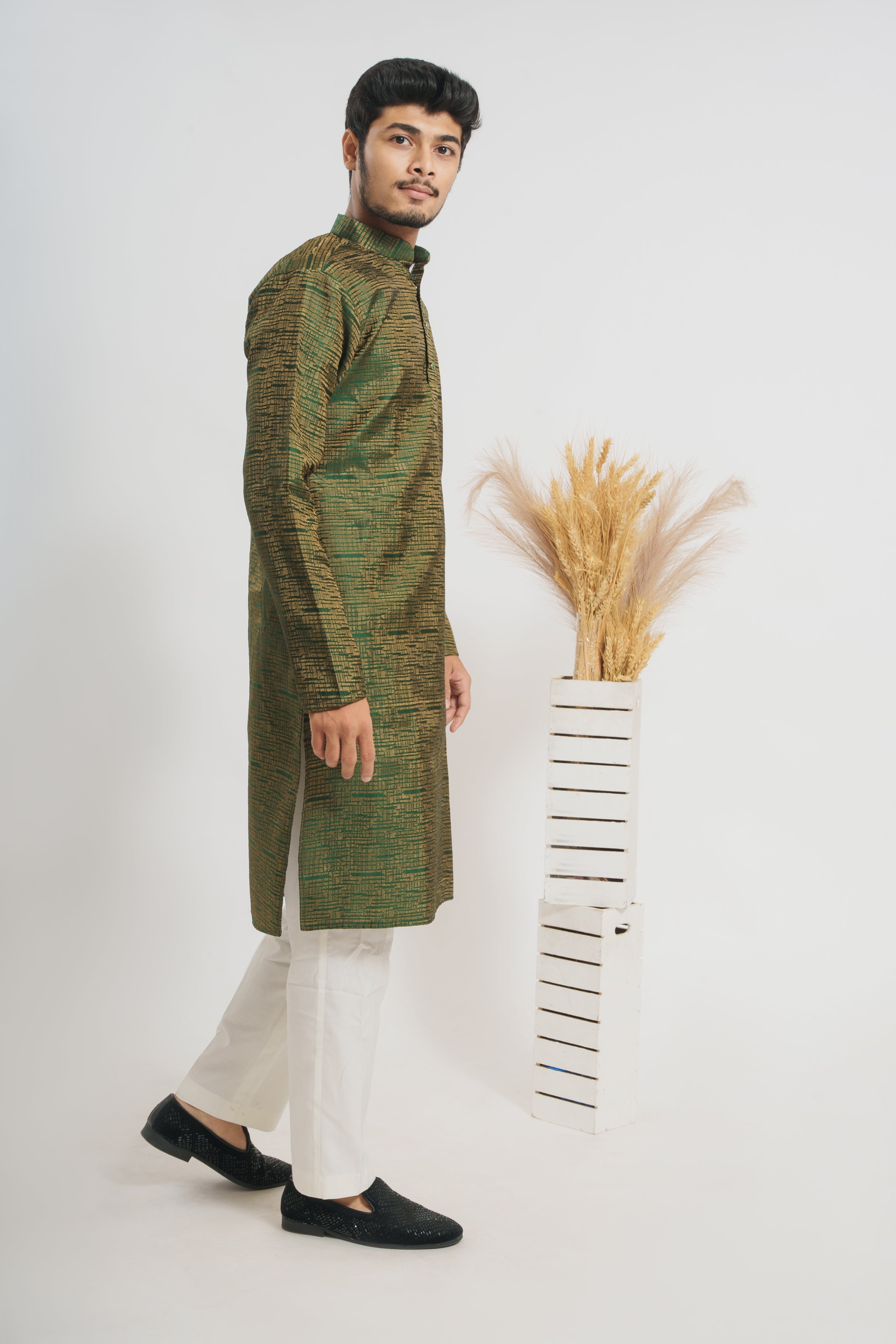 DARK GREEN GOLDEN SHINY STRUCTURED JACQUARD DESIGNER KURTA