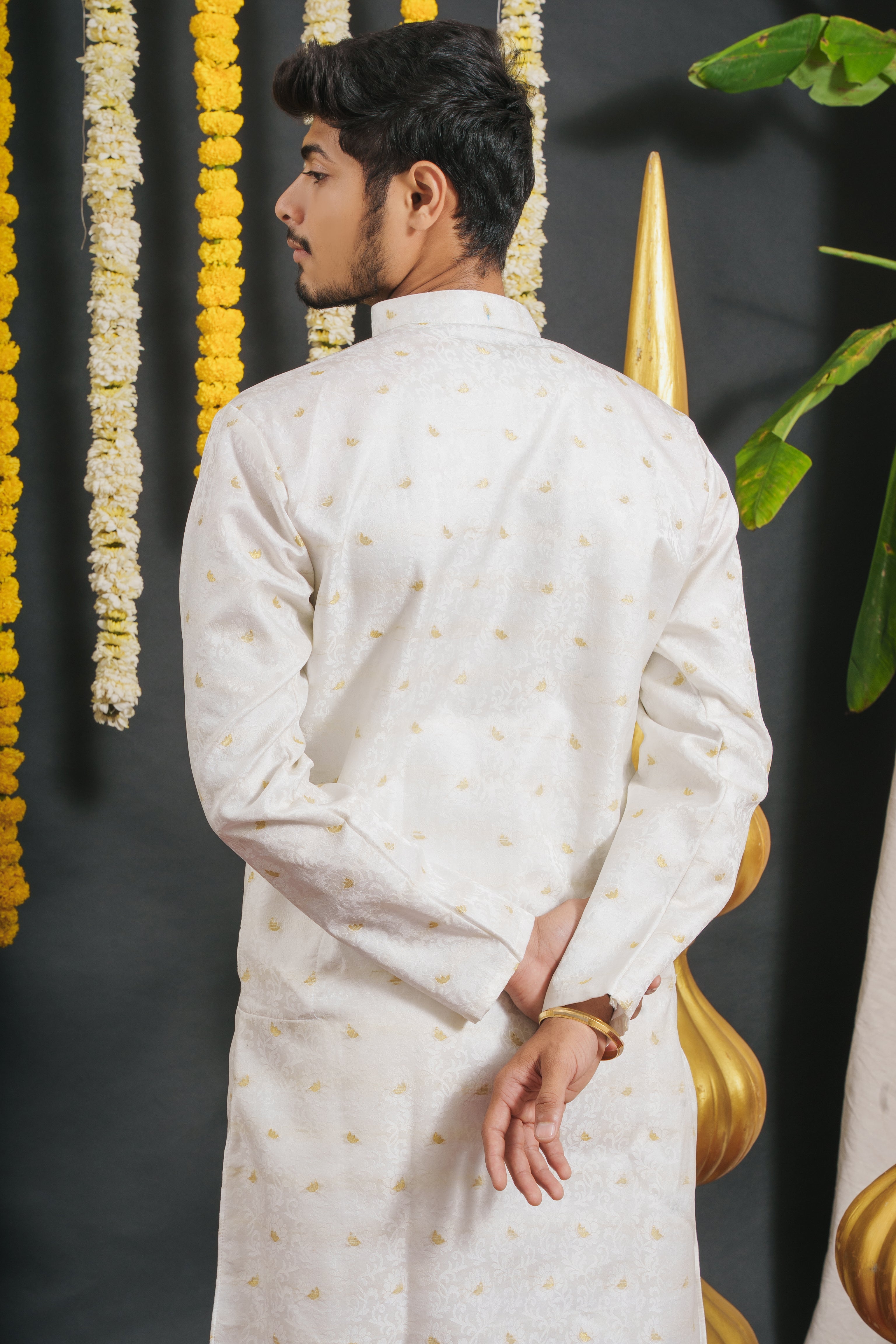 WHITE FLORAL SELECTED JACQUARD DESIGNER KURTA