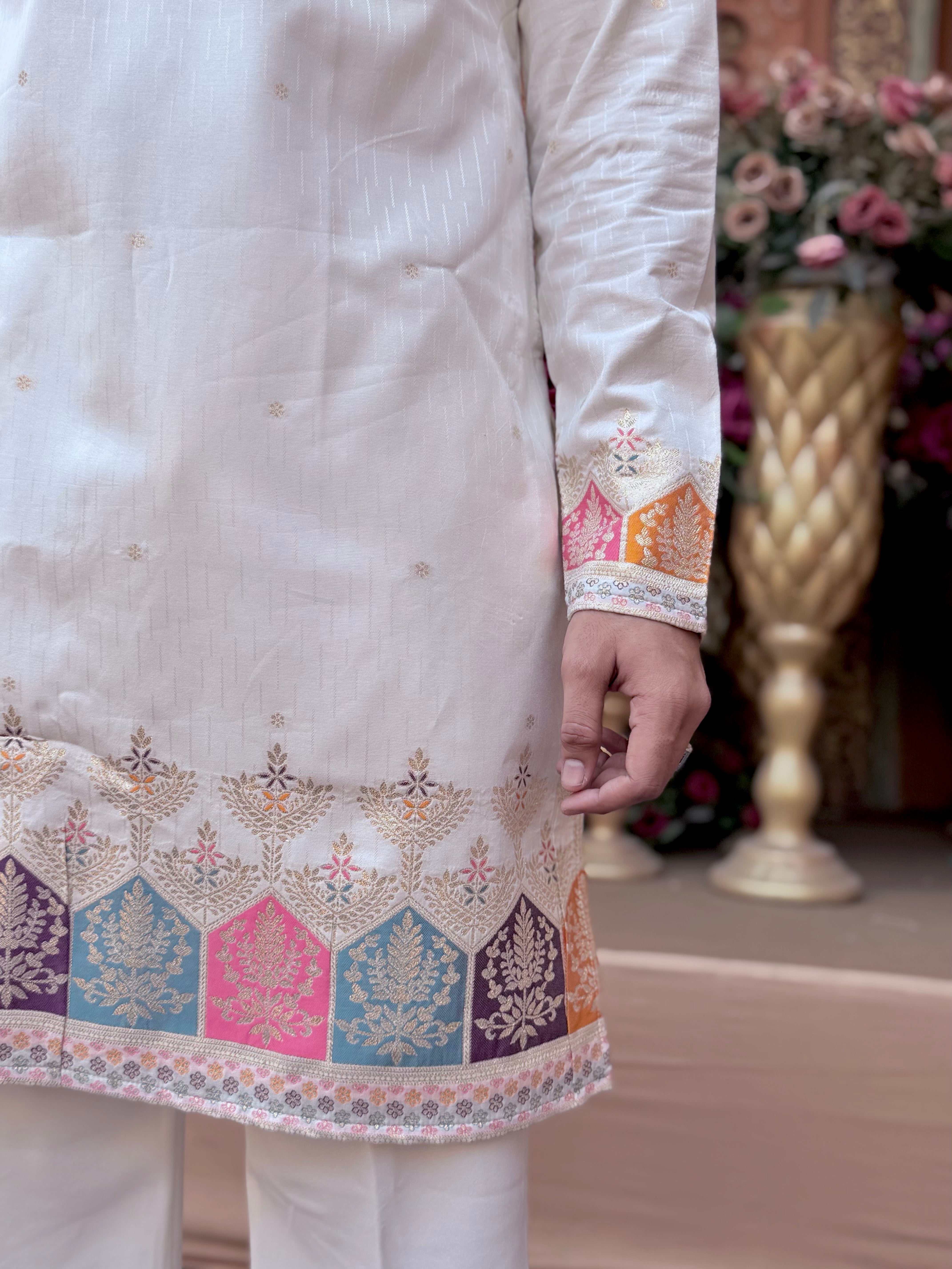 RANG MINARA GEOMETRIC PATTERN EXCLUSIVE KURTA