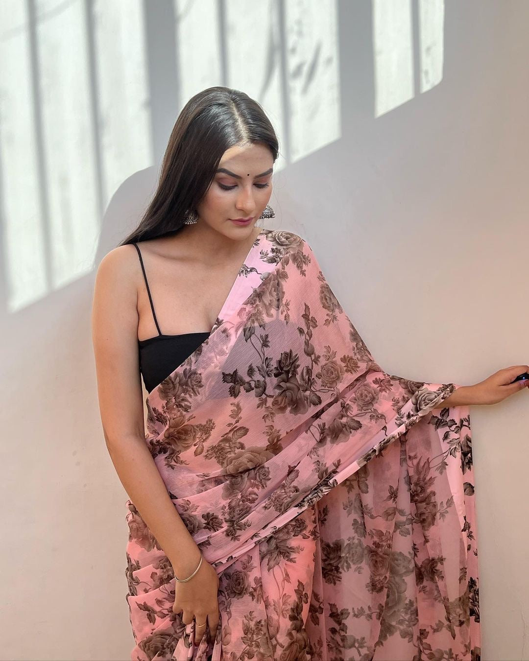 1 MIN Ready To Wear Chocolate Rose printed Pink Saree - Chocolate Rose Pink