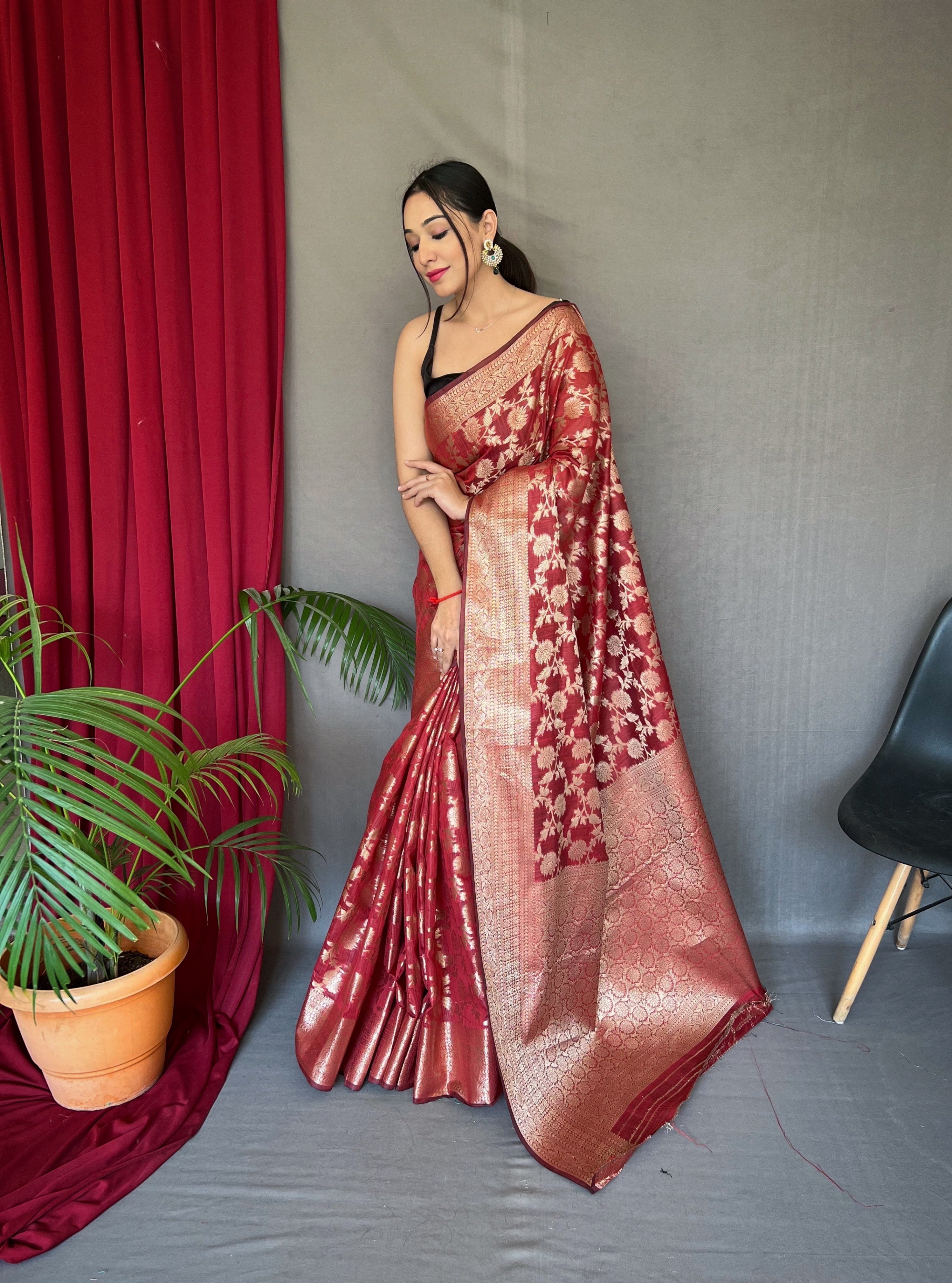 Maroon Jhalak Cotton Linen Jaal Woven Saree