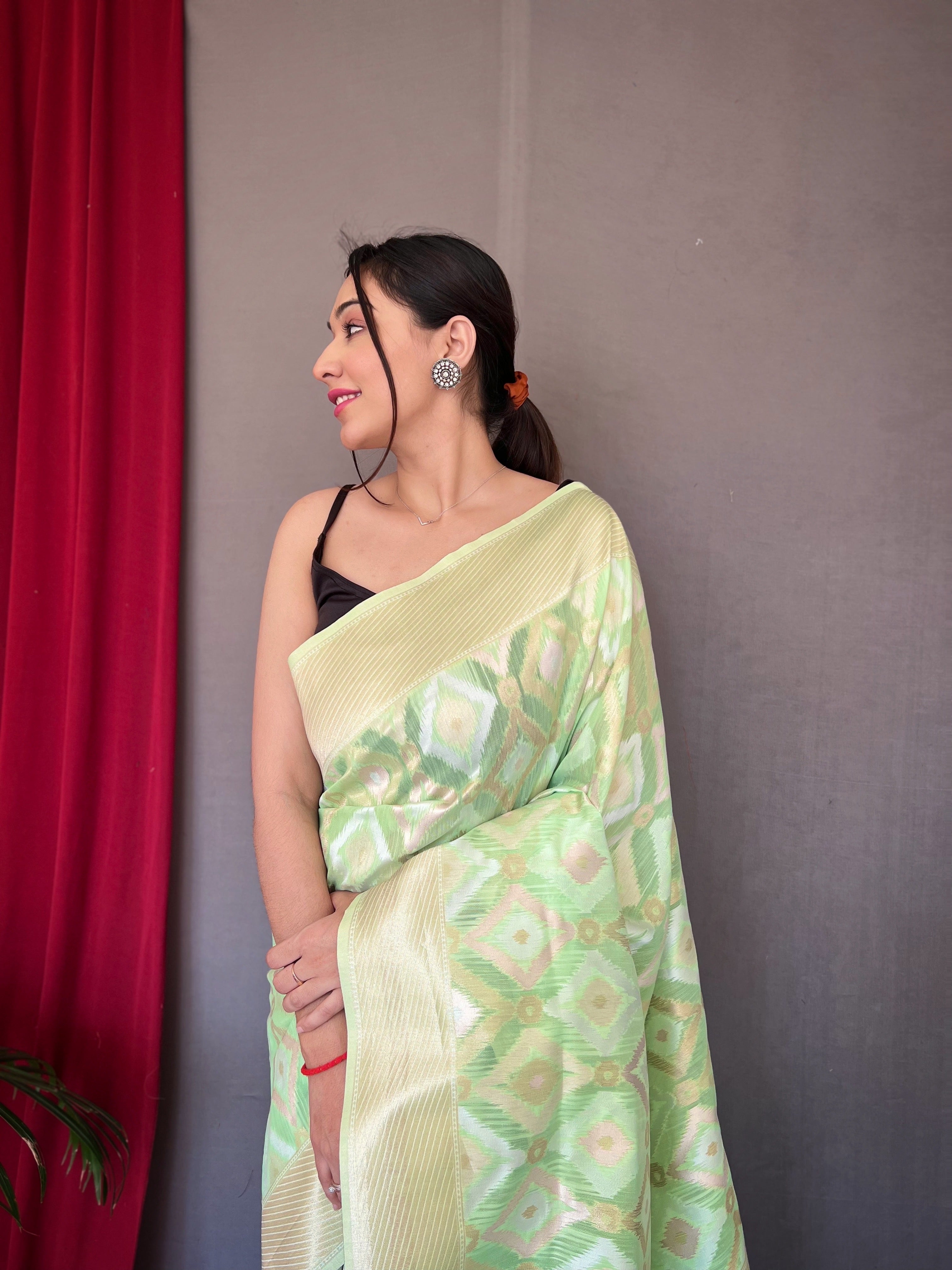 Muskaan Linen Ikat Woven Saree Pistachio Green