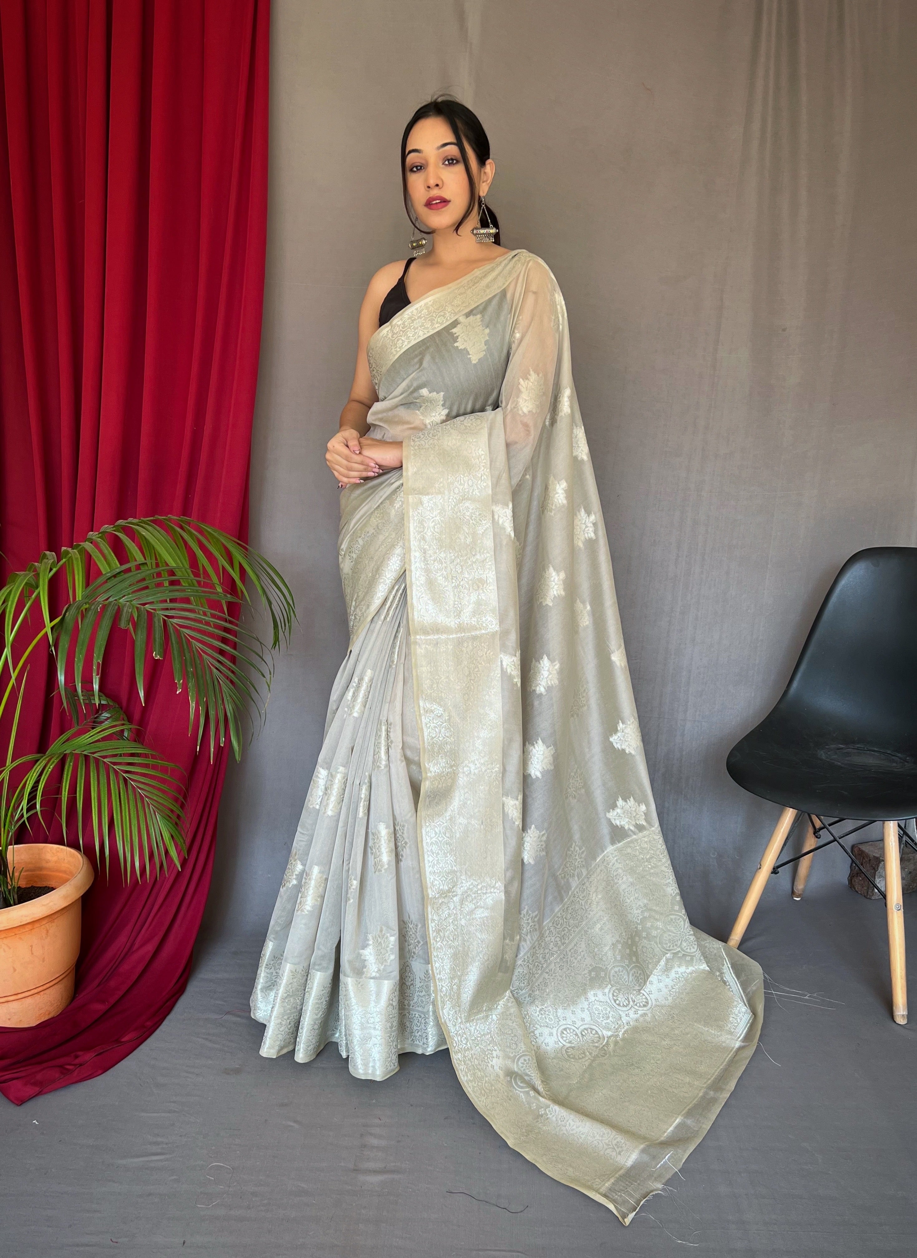 Saanvi Cotton Rose Gold Woven Saree Grey