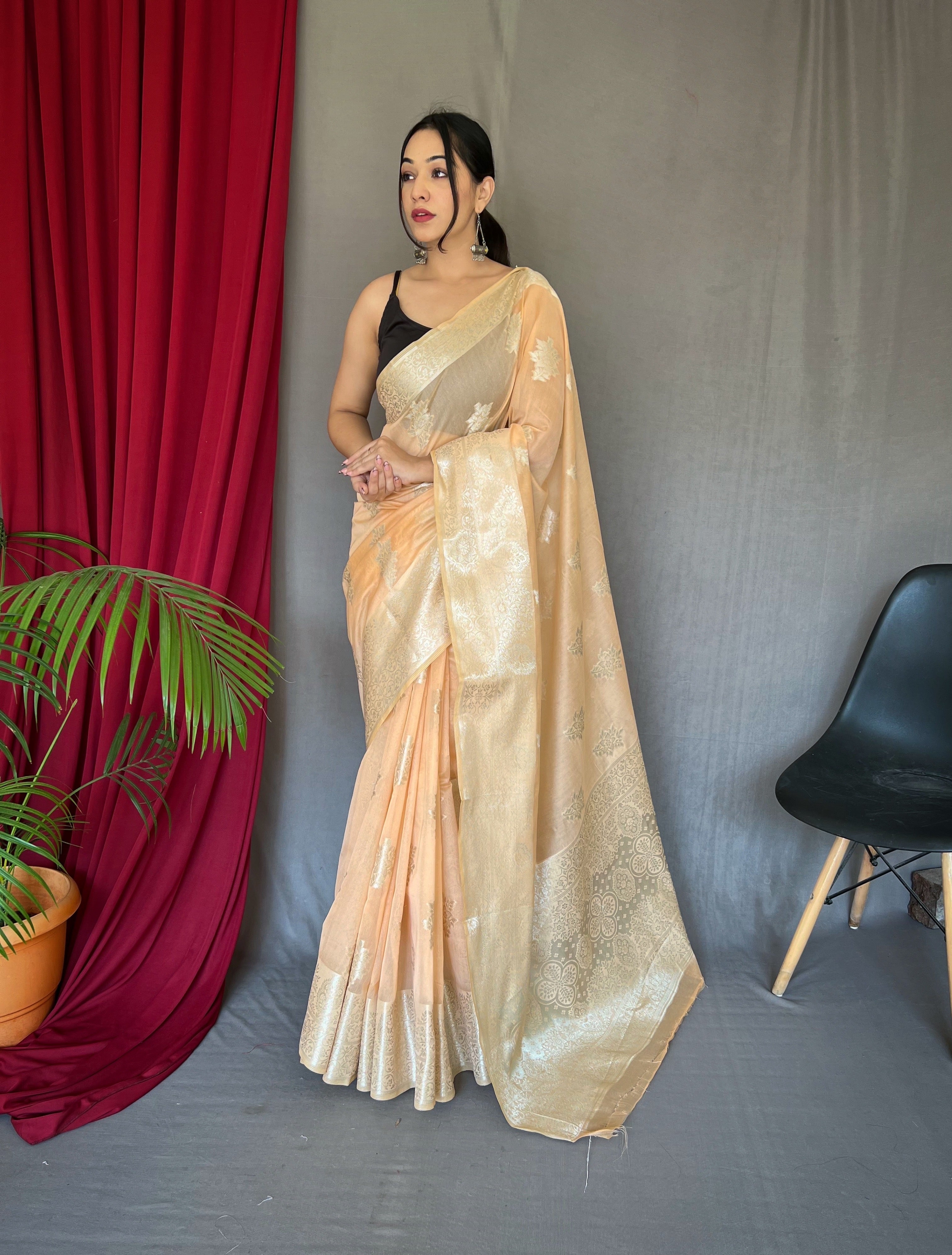 Saanvi Cotton Rose Gold Woven Saree Peach